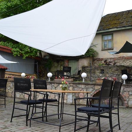 Viesnica Kandava Buitenkant foto