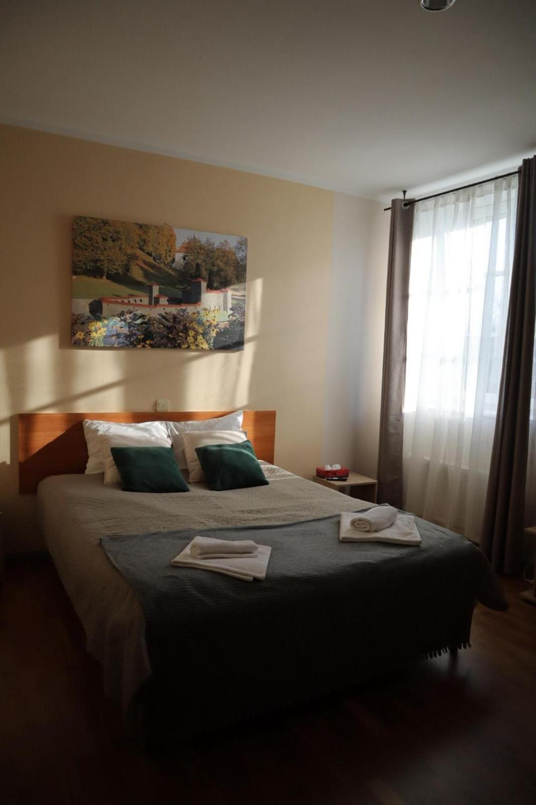 Viesnica Kandava Buitenkant foto